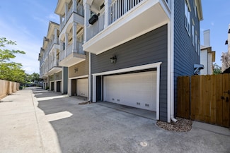 1331 W 24th St Unit F, Houston, TX 77008