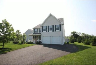102 Ivy Ln, Zieglerville, PA 19492