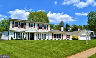 8416 Queen Elizabeth Blvd, Annandale, VA 22003