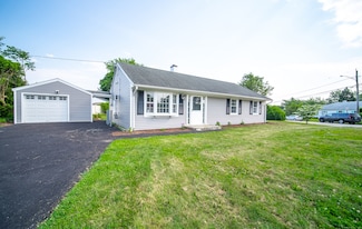 83 Indian Field Rd, Bridgeport, CT 06606