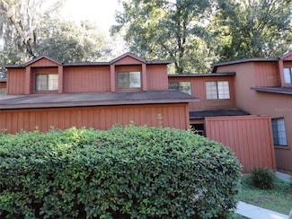 5815 SW 9th Place, Gainesville, FL 32607