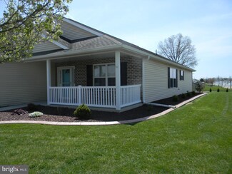 237 Park View Dr, Chambersburg, PA 17201