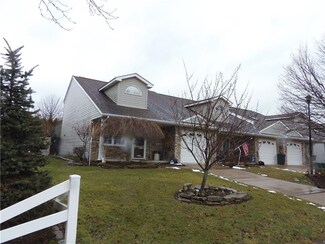 301 Garden Hill Dr, Tarentum, PA 15084
