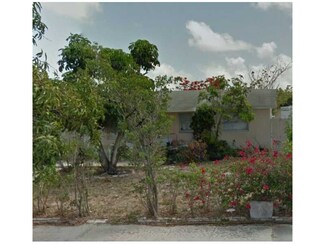 710 SW 14th Ct, Deerfield Beach, FL 33441