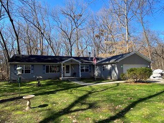 15478 Foxtail Dr, Bristol, IN 46507
