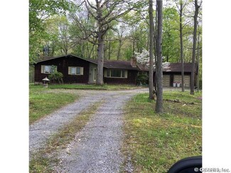 8287 Quayle Rd, Honeoye, NY 14471