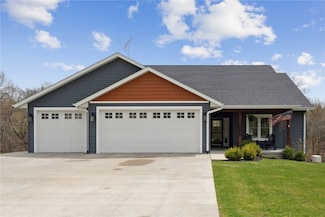 21418 Huntington Hills Dr, Anamosa, IA 52205