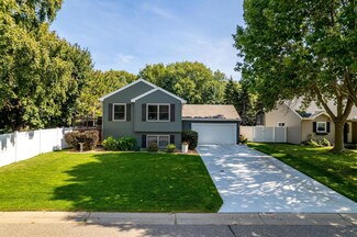 3887 Hallmark Ave N, Saint Paul, MN 55128