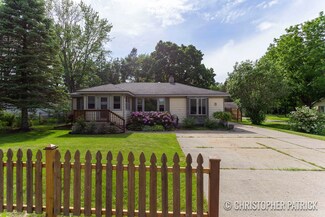 31 Sunset Hills Ave NW, Grand Rapids, MI 49534