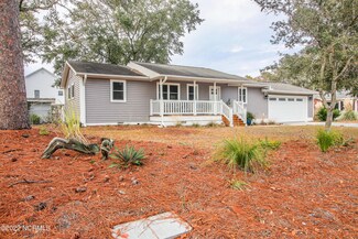 219 NE 45th St, Oak Island, NC 28465