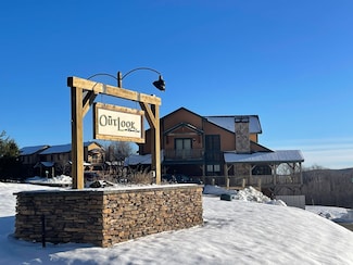 7 Overbrook Dr, Dover, VT 05356