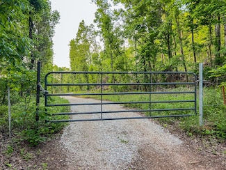 32 Chimney Field Rd, Winslow, AR 72959