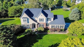 9838 Dublin Dr, Fenton, MI 48430