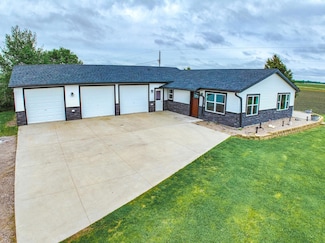 217 5th St NE, Pennock, MN 56279