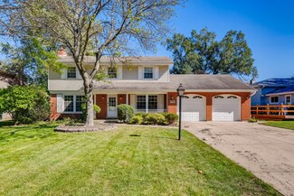 1341 Prairie Lawn Rd, Glenview, IL 60026
