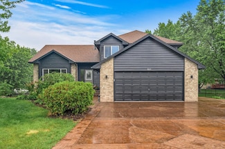 3825 122nd Ave NW, Coon Rapids, MN 55433