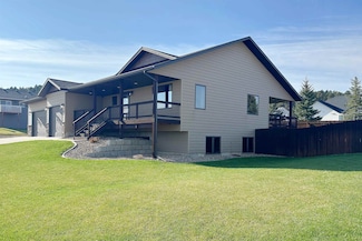 2321 Pipestone Dr, Sturgis, SD 57785