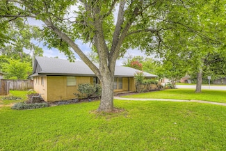 7400 Yolanda Dr, Fort Worth, TX 76112