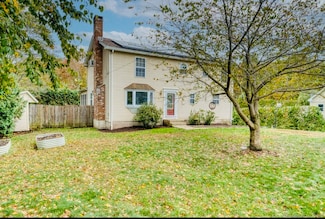 7 School St, Burlington, CT 06013