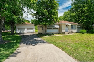 519 Hausfeldt Ln, New Albany, IN 47150