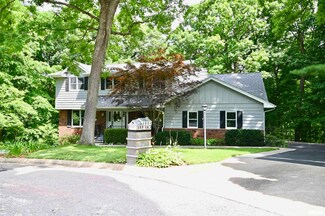 113 W Woodridge Dr, Dunlap, IL 61525