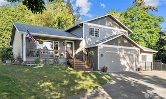 352 Grandview Ave, Camano Island, WA 98282