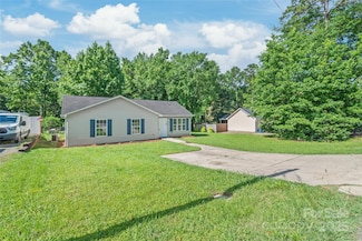 425 Austin Dr, Charlotte, NC 28213