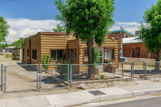2214 William St SE, Albuquerque, NM 87102