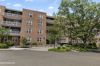 5 Putnam Hill Unit 2D, Greenwich, CT 06830