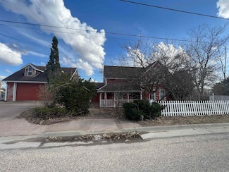 301 W Oak St, Garnavillo, IA 52049