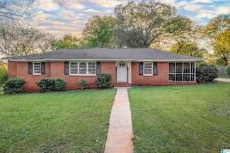 621 Chaffee St, Talladega, AL 35160