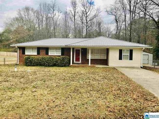 523 Kilarney Ave, Weaver, AL 36277