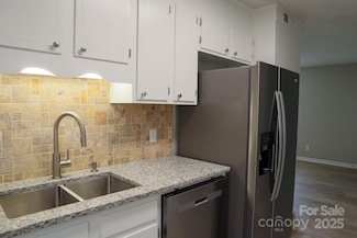 525 12th St SW Unit 26, Hickory, NC 28602