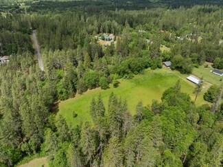 14800 Hoerster Ln, Rogue River, OR 97537
