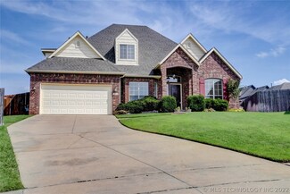 2833 N Hickory Ct, Broken Arrow, OK 74012