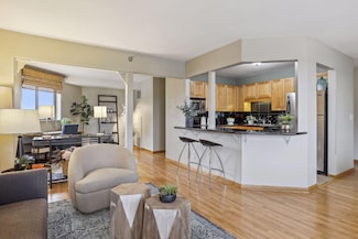 78 10th St E Unit 901R, Saint Paul, MN 55101