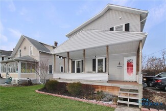 413 E 4th St, Port Clinton, OH 43452