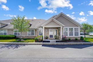 7975 Ravine Run Ln, Columbus, OH 43235