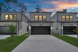 8159 Crestview Dr, Houston, TX 77028