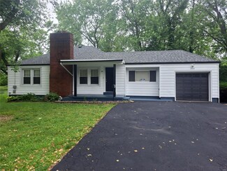 3937 Wright Ave, Saint Ann, MO 63074