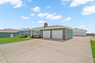 1965 Rosemary Cir, Sandwich, IL 60548