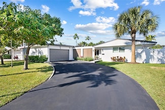 510 N Crescent Dr, Hollywood, FL 33021