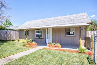 1310 SW Jordan St, Grants Pass, OR 97526