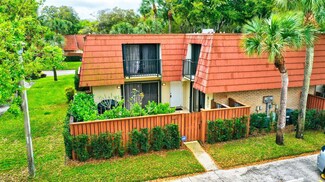 758 Buttonwood Ln, Boynton Beach, FL 33436