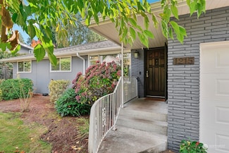 1215 SW 144th St, Burien, WA 98166