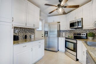 4 Greenway Village N Unit 101, Royal Palm Beach, FL 33411