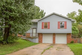 911 NE 81st St, Kansas City, MO 64118