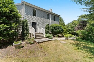 1286 Reed Rd, North Dartmouth, MA 02747