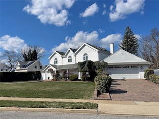 79 Constellation Rd, Levittown, NY 11756