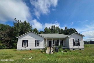2808 Farmers Union Rd, Clarkton, NC 28433